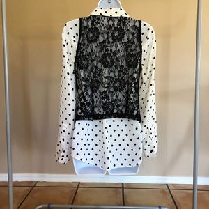 Vest with complete lace back